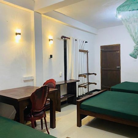 Sensitha Holiday Home 아누라다푸라 외부 사진