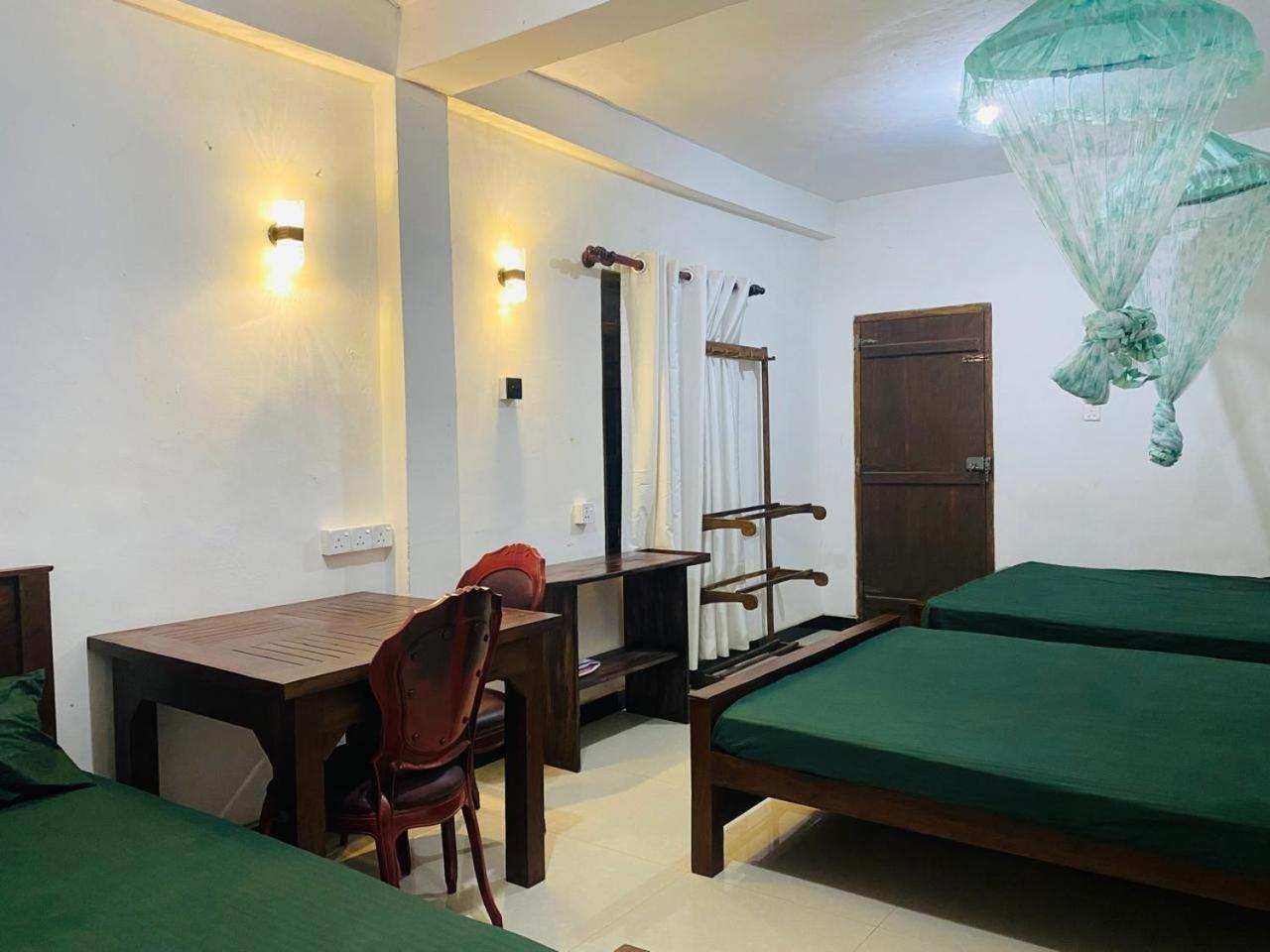 Sensitha Holiday Home 아누라다푸라 외부 사진